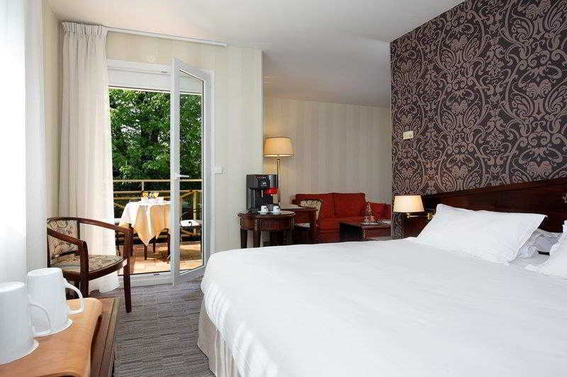 Western Paris Ermitage 4*